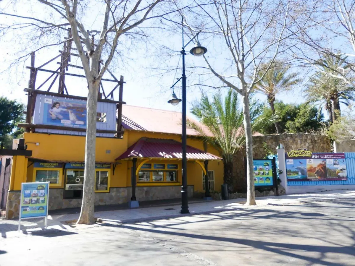 דירה Apartamento Vacacional A 1 Minuto De La Playa - Carihuela טורמולינוס ספרד